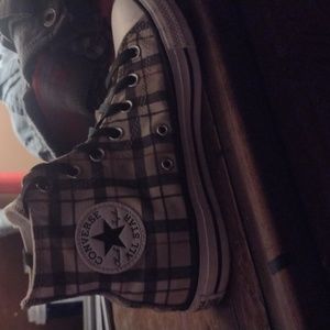 Size 8 women's Converse All Star Burberry.